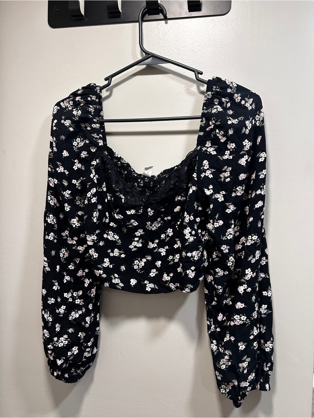 bp Black Floral Cropped Blouse with Lace Trim